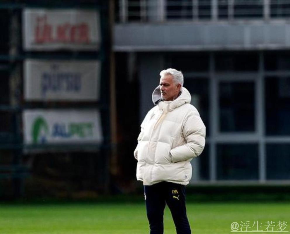 穆帅62岁再陷危机:带队1年无冠+冲突频发 或将下课索赔全额违约金 穆帅62岁再陷危机:带队1年无冠+冲突频发 或将下课索赔全额违约金